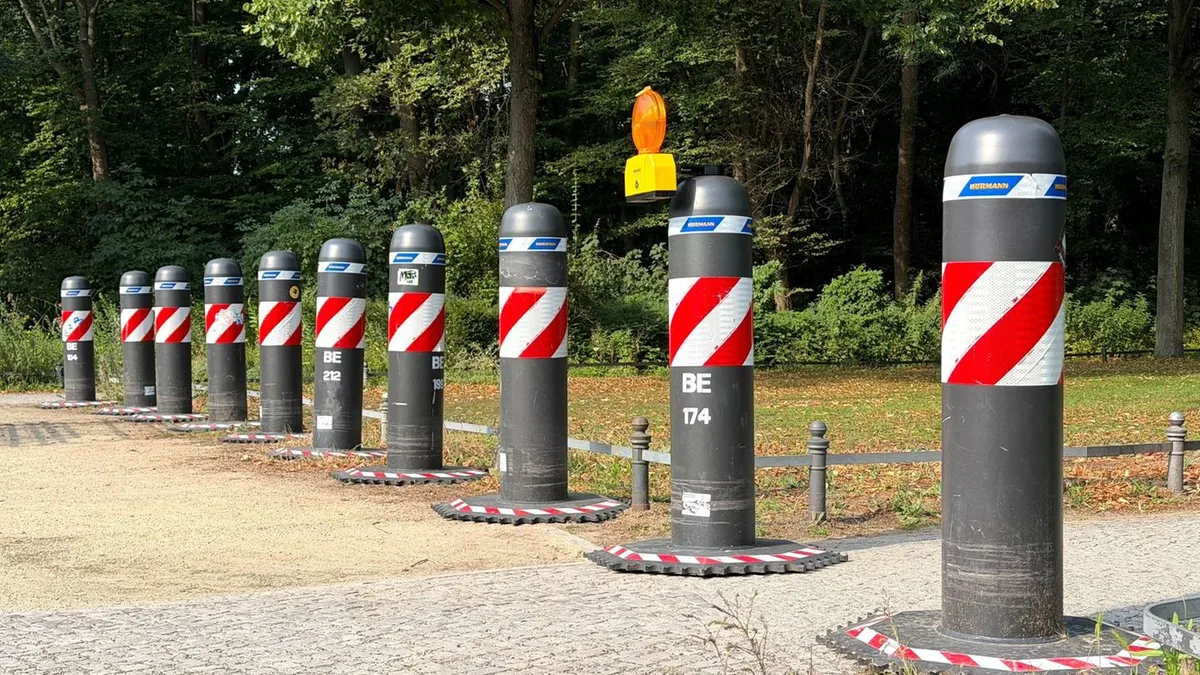 Schutz von Demos vor Angriffen: Feste Barrieren am Tiergarten? Vorschlag von Senatorin