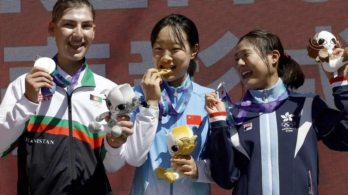 Hong Kong cyclist pays for brief Asian Games wobble but strikes back for redemptive medal