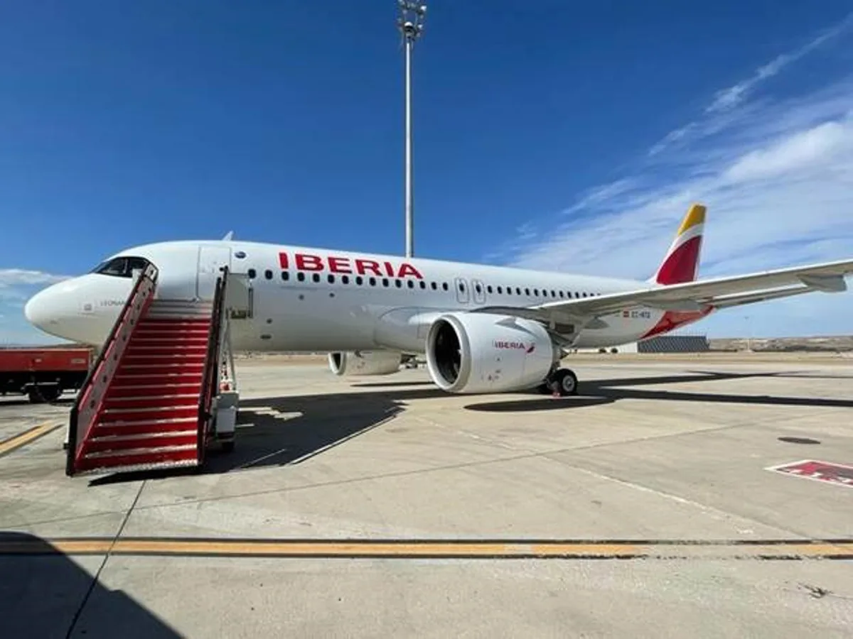 Iberia prevé mantener la suspensión temporal de sus vuelos a Cuba hasta julio del año que viene