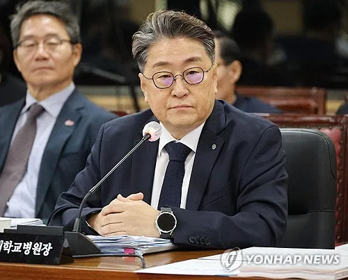 충북대병원장 "강의건물 3동 정부가 안지어줘…부채는 1천400억"