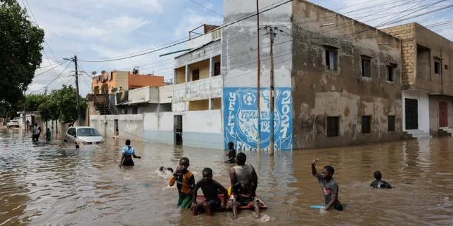 Au Sénégal, Dakar, sous les eaux, se découvre très vulnérable en pleine saison des pluies hors norme
