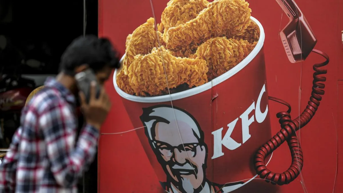 KFC outlet in Mangaluru accused of not stocking chicken in hygienic condition, notice served