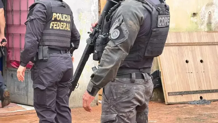 Operação investiga grupo que transportou 24 toneladas de drogas em minério