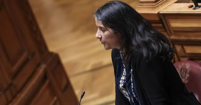 PCP acusa Governo de agir como especulador imobiliário