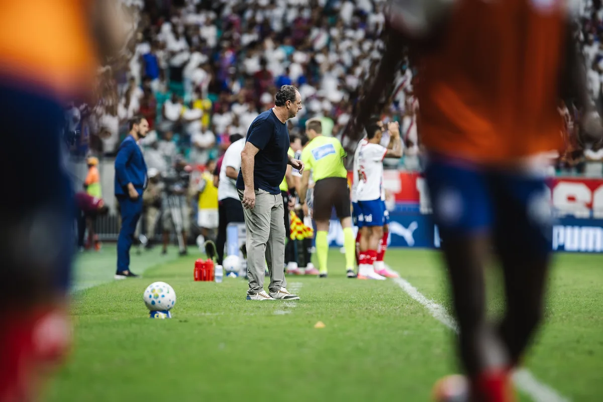 Fonte Nova rebate Ceni após criticas ao gramado e diz que Bahia apoia decisões