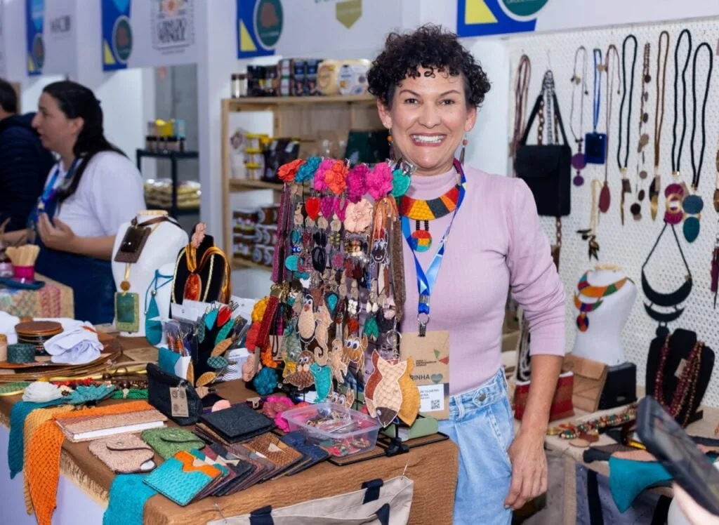 Couro de peixe de Pontal do Paraná chega à São Paulo Fashion Week