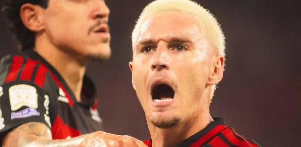 Flamengo volta a perder gols, mas abre dianteira sobre o Palmeiras