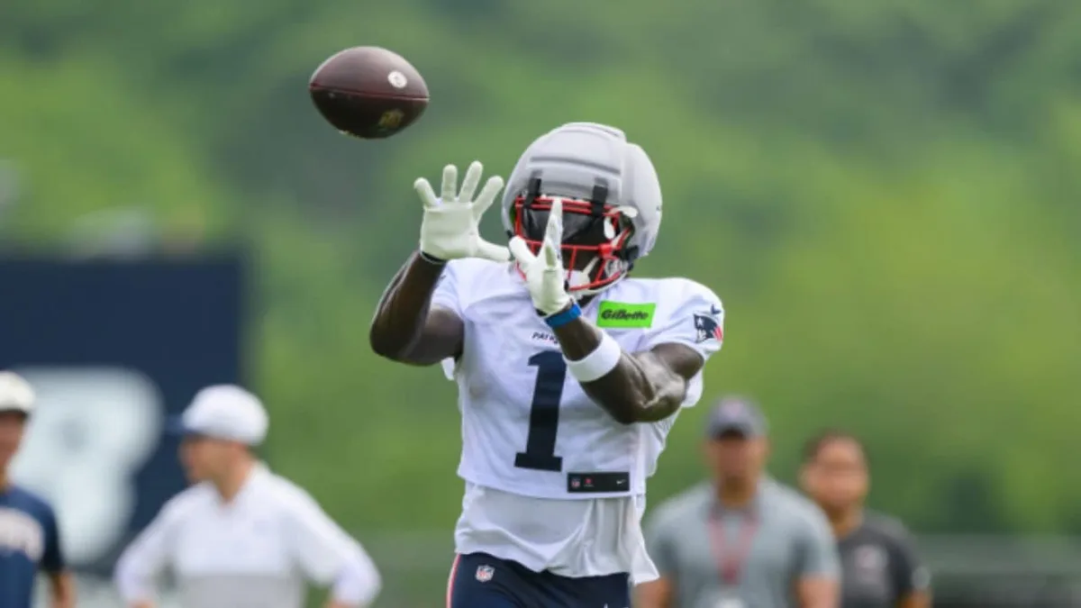 Mike Vrabel Delivers Cautious AJ Brown Injury Update Ahead Of Jets Game