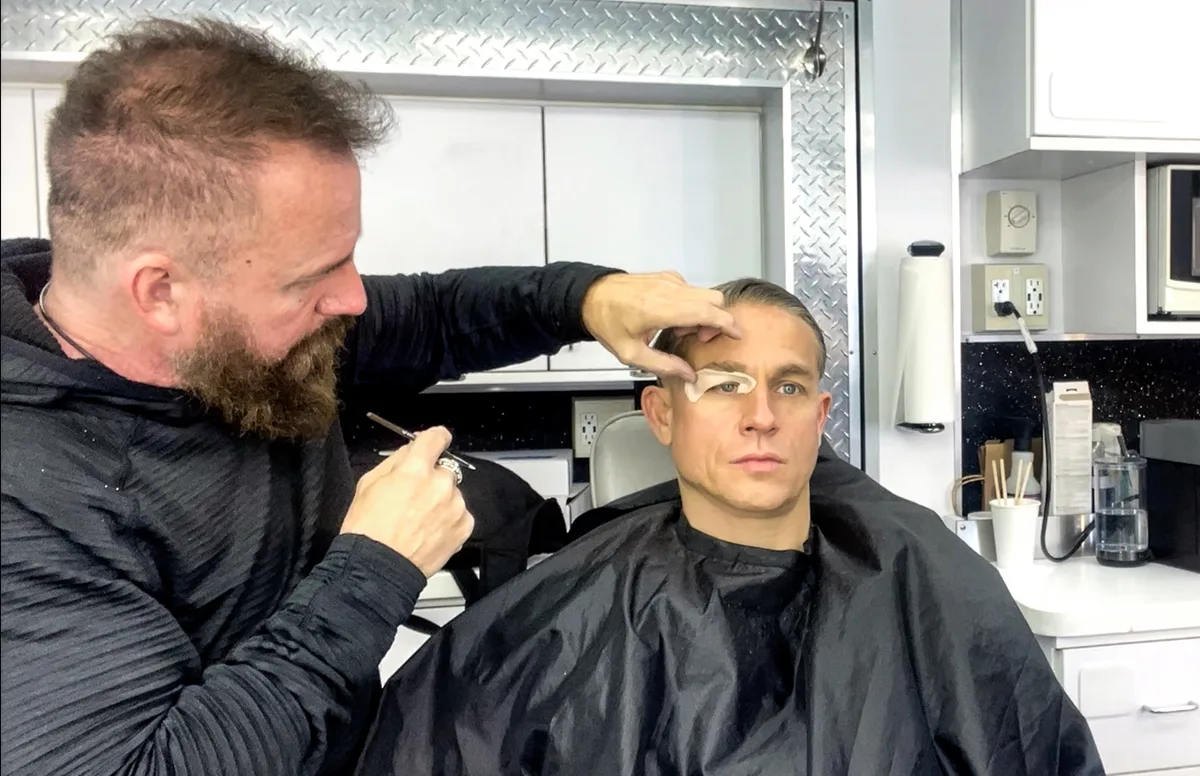 Charlie Hunnam on His Physical and Vocal Transformation to Play Ed Gein in ‘Monster’