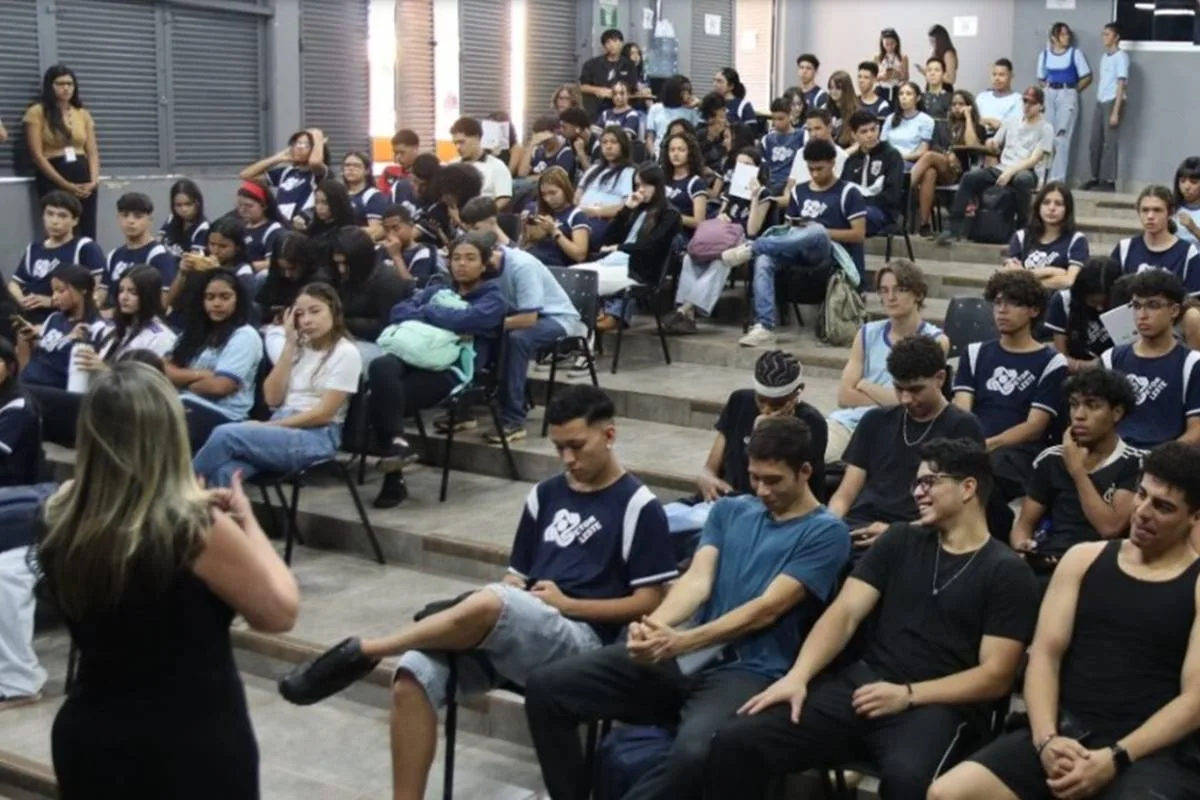 Escola no DF recebe mutirão grátis de emissão de identidade e teste de DNA