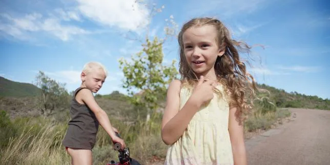« Les Roches rouges », de Bruno Dumont : un western dont les enfants sont les héros