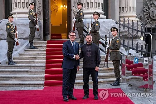유럽 정상 모였는데…우크라 독립기념일에 '트럼프 사단' 불참