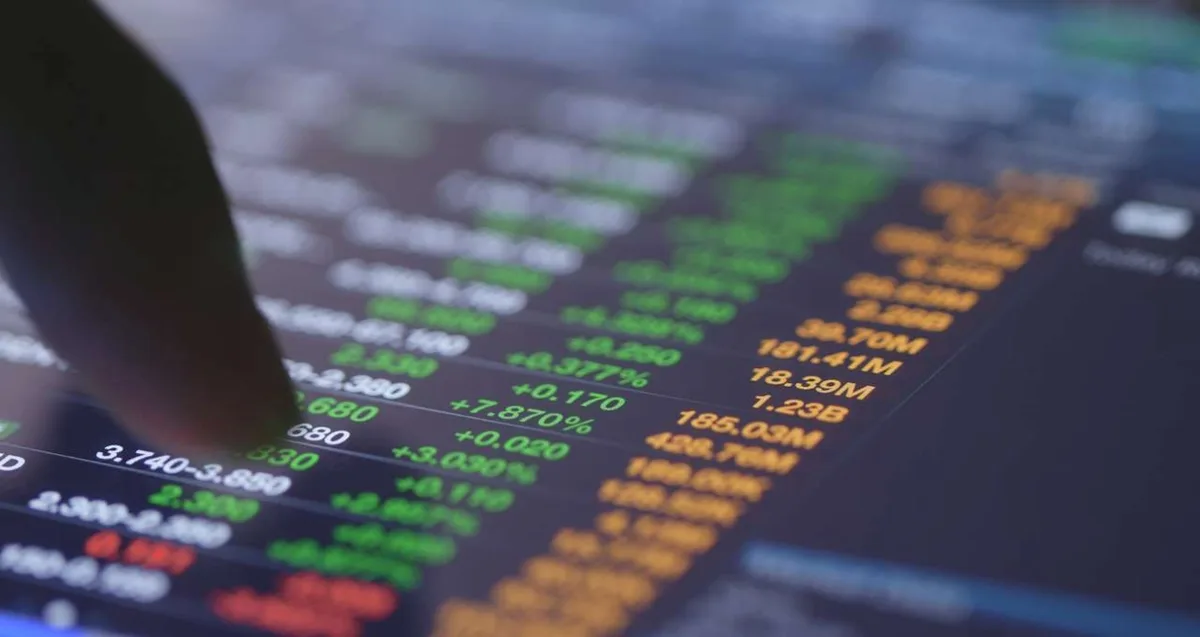 Ibovespa futuro tenta retomar ritmo positivo e dólar cai a R$ 5,20