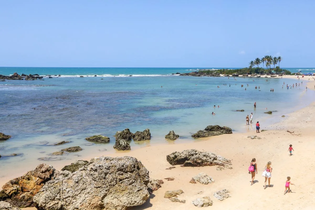 Praia famosa da Bahia voltará a ter Réveillon com shows abertos ao público