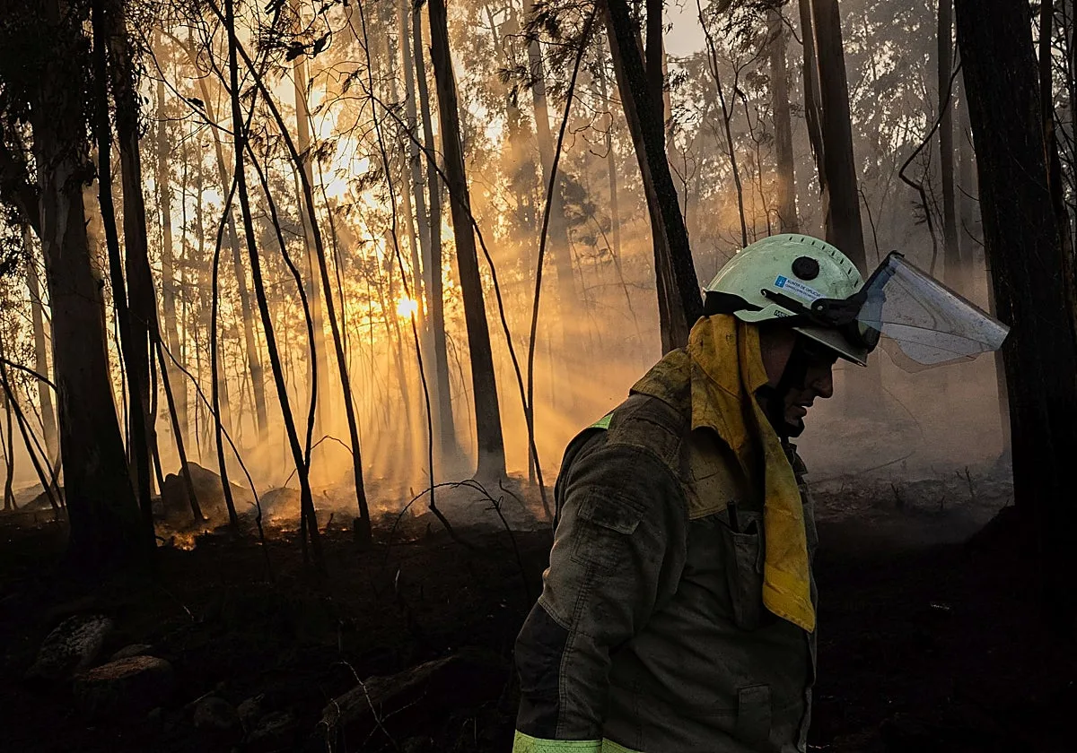 Controlado un incendio en un silo de residuos de una planta de reciclaje de As Pontes