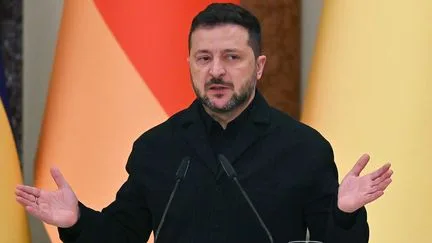"C'est à notre peuple qu'il revient de choisir" son président, répond Volodymyr Zelensky à Donald Trump