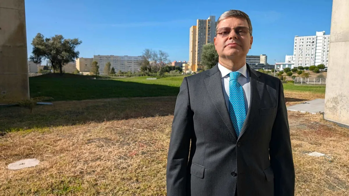 Secretário-geral exonerado acusa Luís Neves de sugerir Construbarcelos para obras