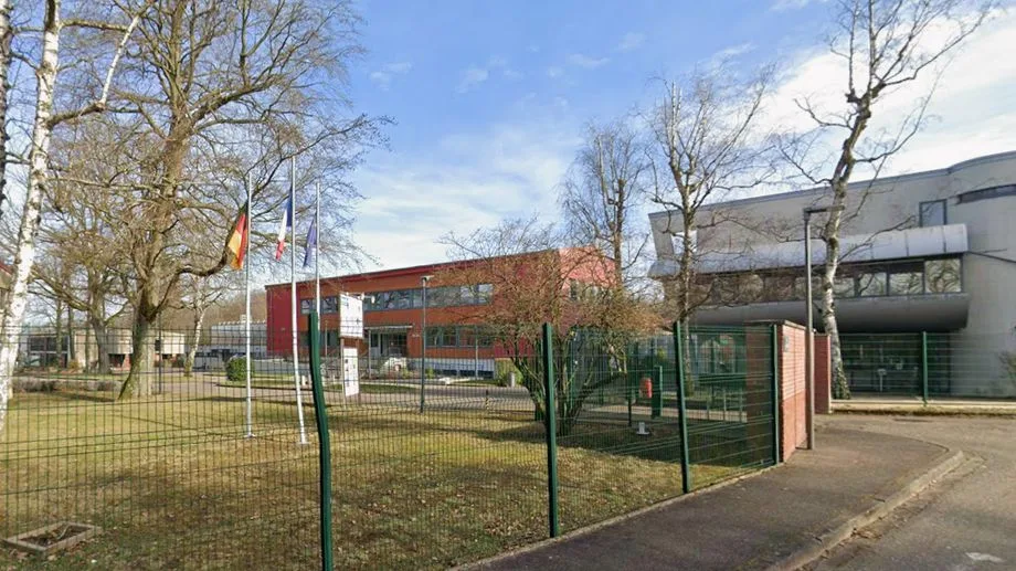 Un engin explosif lancé dans la cour d'un lycée à Schœneck : un adolescent de 16 ans placé en détention provisoire
