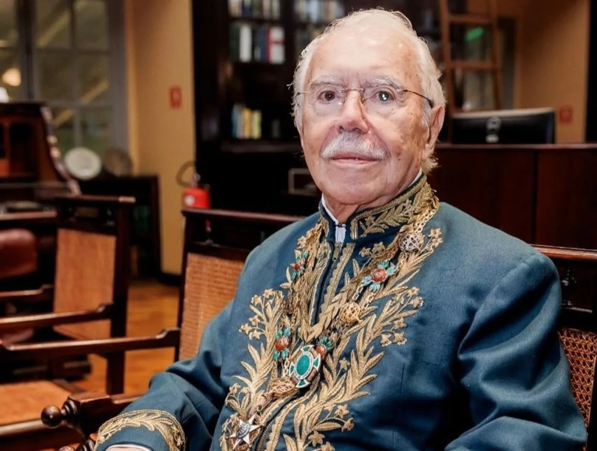José Sarney é internado em São Luís após sentir desconforto abdominal