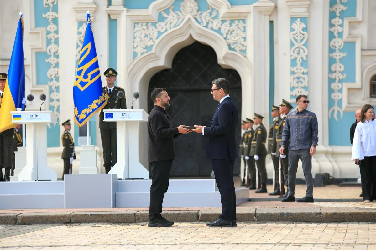 Burnham recalca el apoyo "inquebrantable" a Ucrania y denuncia las "indignantes" amenazas de Rusia