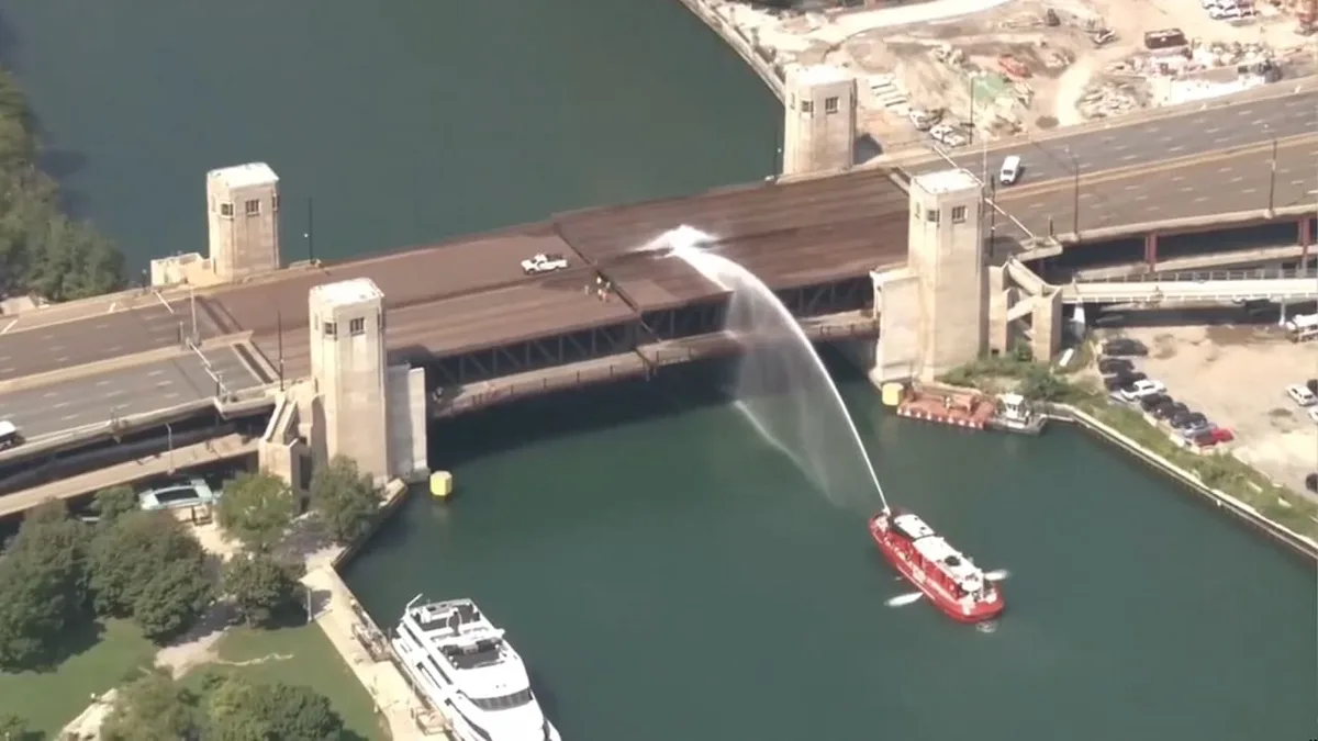 Rekord-Hitze in Chicago - Berühmte Klappbrücke schließt nicht mehr