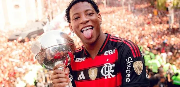 Acertado com clube russo, Plata se despede do Flamengo: 'Fizemos história'