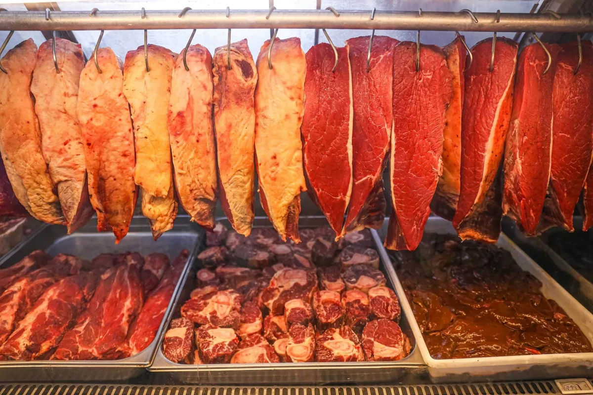 Seca severa aumenta preços da carne em até 28% e causa falta do produto em açougues no Acre
