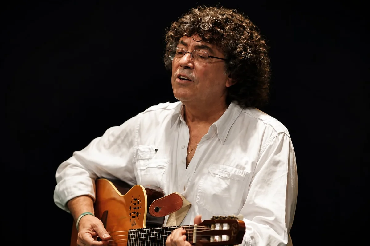El último adiós a Piero: lo despidieron cantando “Mi viejo”