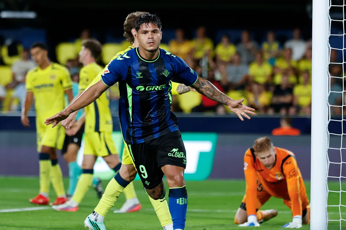 El Betis deja tocado al Submarino