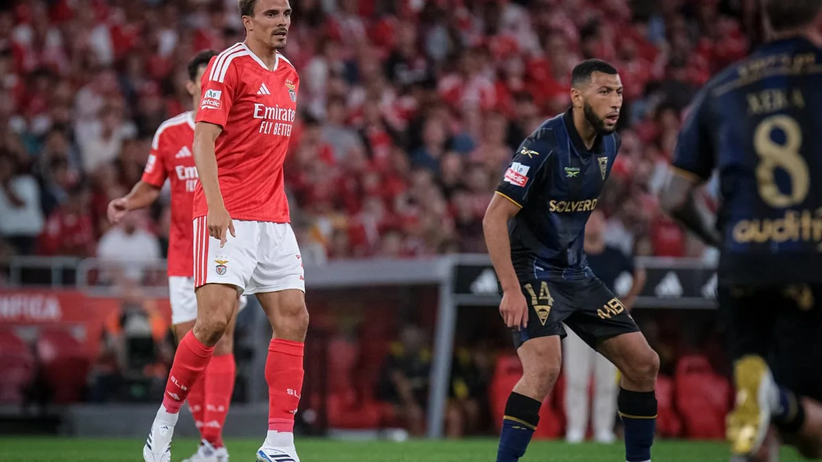 Palhinha mal esperou: seis dias bastaram para ser ovacionado na sua estreia pelo Benfica