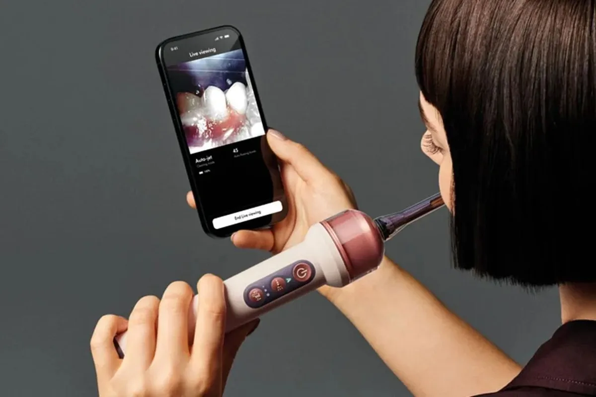 Dyson представила умную зубную щётку с камерой и искуственным интеллектом