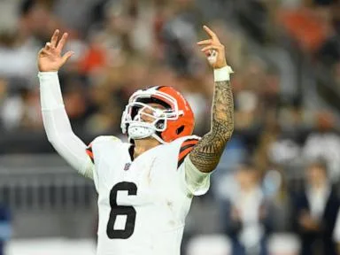 Gabriel, Green make cases for 3rd QB spot in Browns' 37-13 win over Patriots