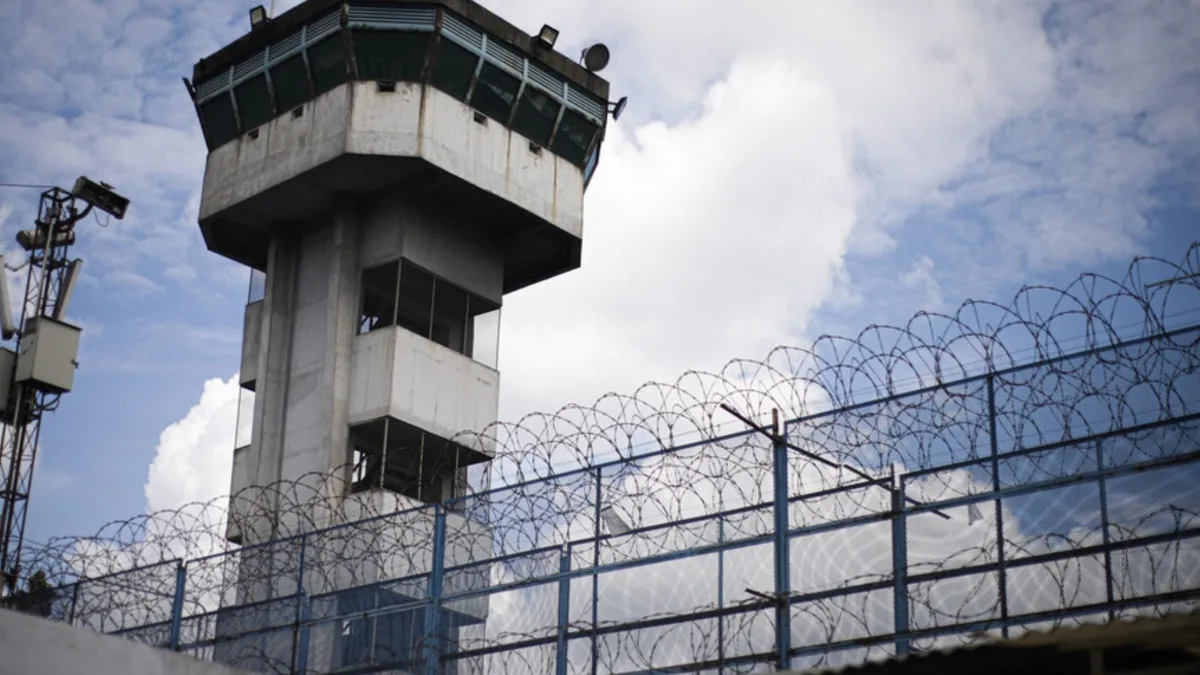 Gobierno nacional evalúa buque cárcel para aislar cabecillas y cortar comunicaciones criminales en Colombia