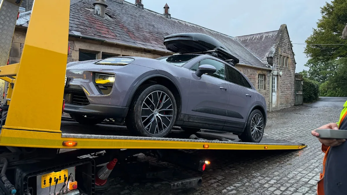Blockierte Ladeklappe beim Macan Elektro - Die Porsche-Falle