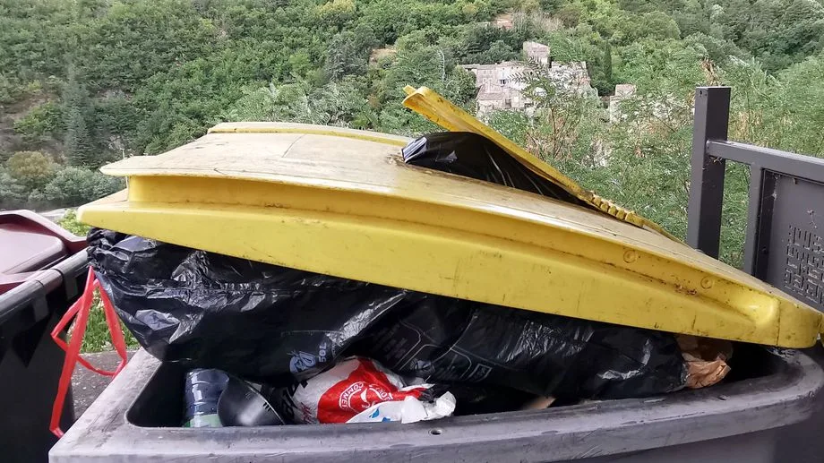 Arnaque à la poubelle : quand un faux éboueur vous soutire de l'argent