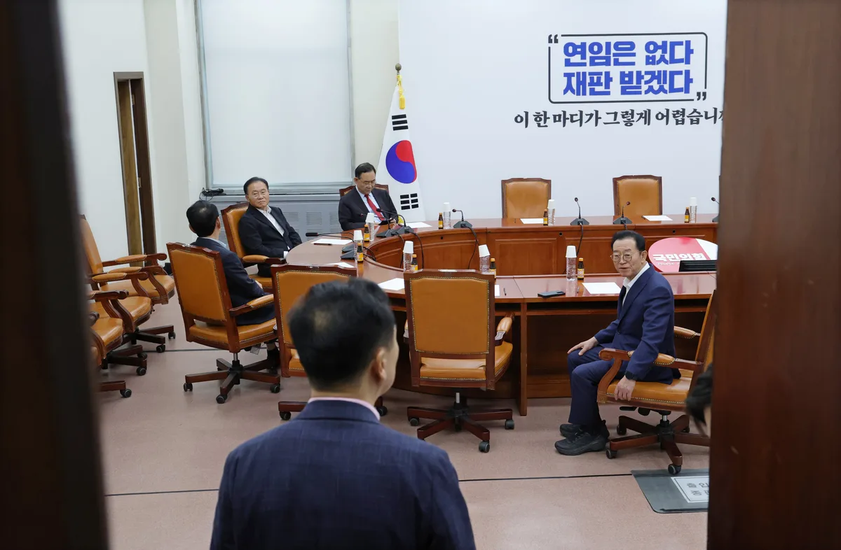 국힘 중진들 “이 상태론 총선 못치러”... 당 대표 간담회 요구
