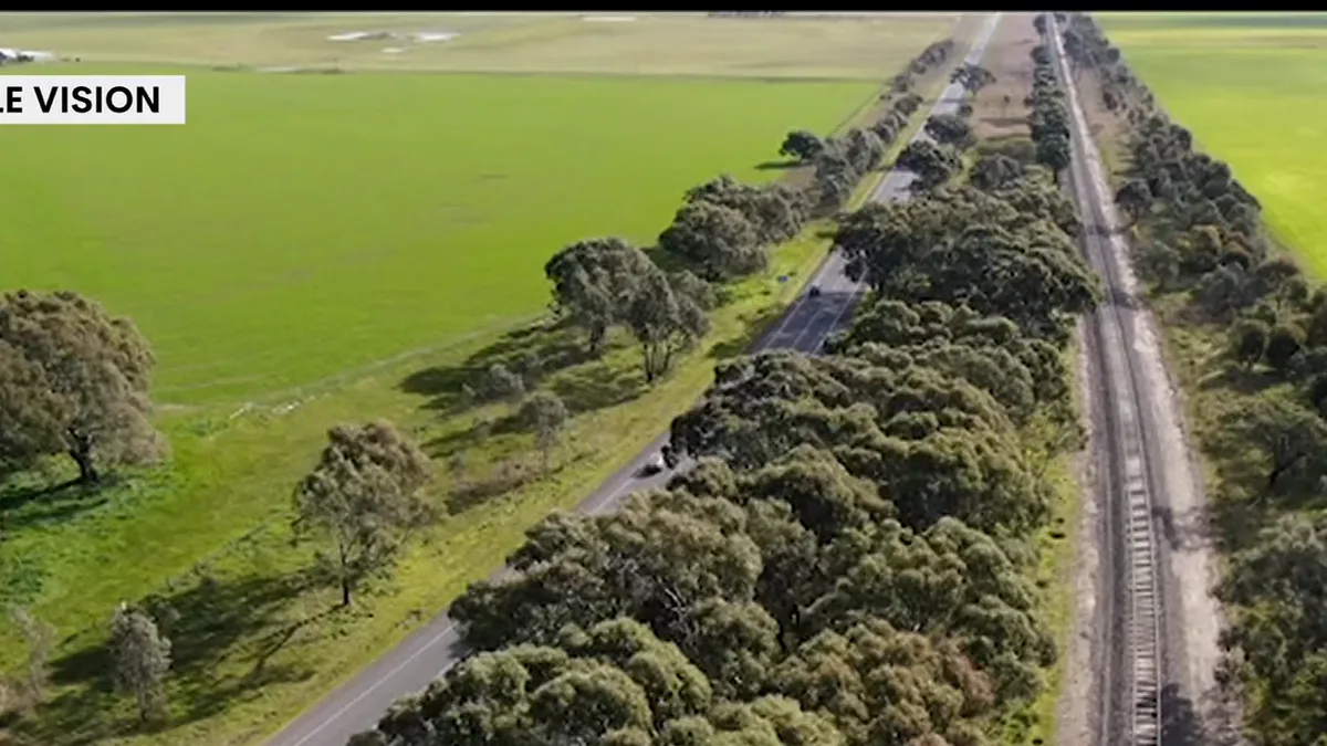 Motorcyclist dies after hitting pothole on Western Highway near Ballarat
