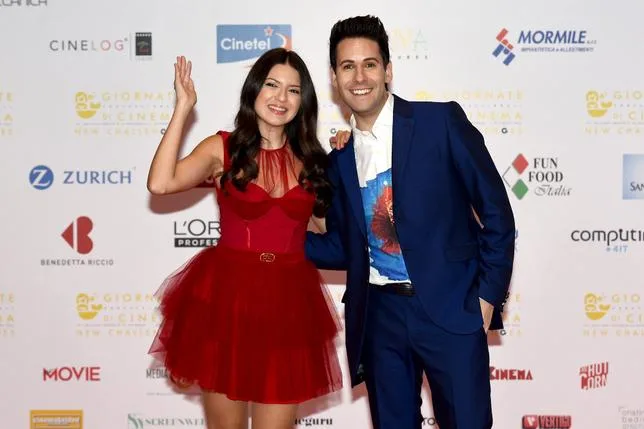 En Italie, un couple de youtubeurs commercialise ses noces : “Le monstre final des mariages”