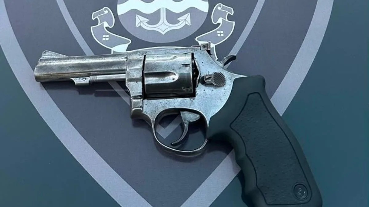 Foragido por homicídio há oito anos ‘treme’ ao ver viatura, joga celular no chão e mente sobre identidade em SC