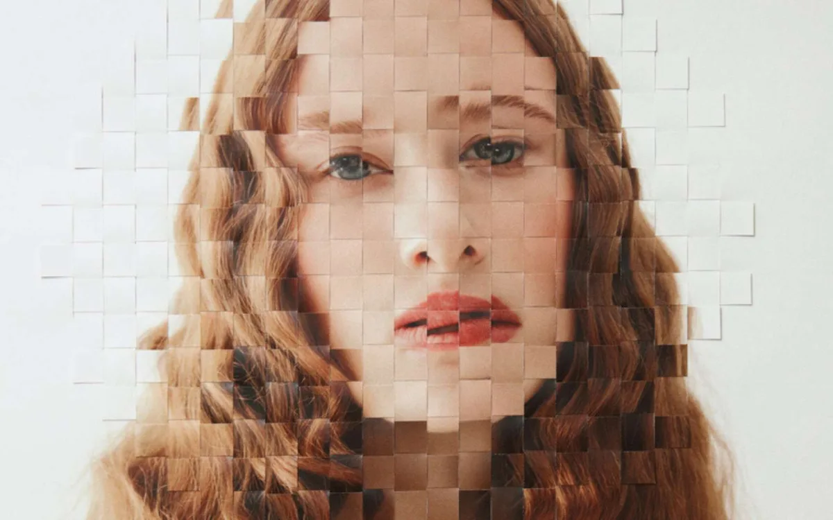 Vous regardez un proche… et son visage se transforme : ce trouble méconnu fascine les neurologues