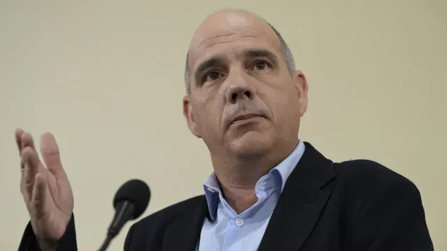 "Episódios" em torno de Luís Neves "responsabilizam todo o Governo"