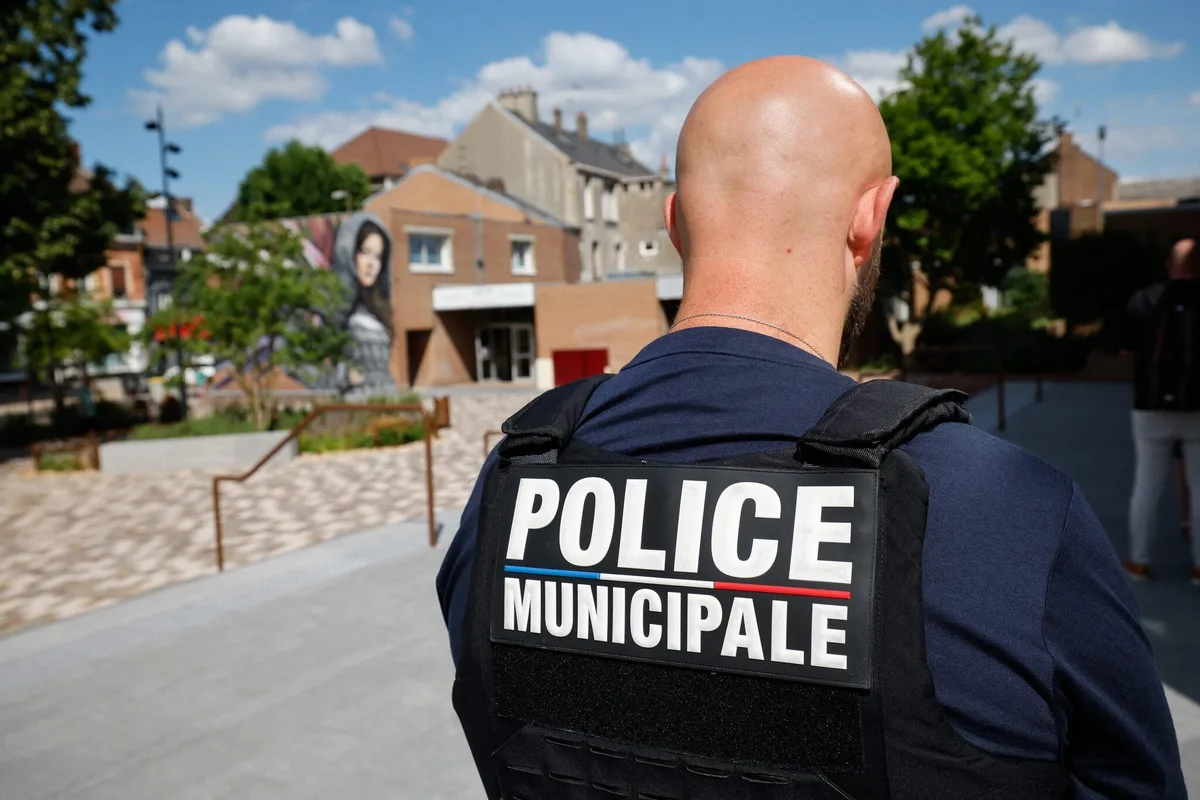 Pourquoi les couvre-feux imposés aux mineurs sont souvent suspendus ?