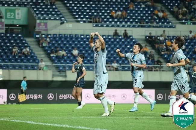'22G 연속 무승' 광주, 95분에 무너졌다...'무고사 극장골' 인천에 0-1 패배, 대전은 강원 3-0 격파