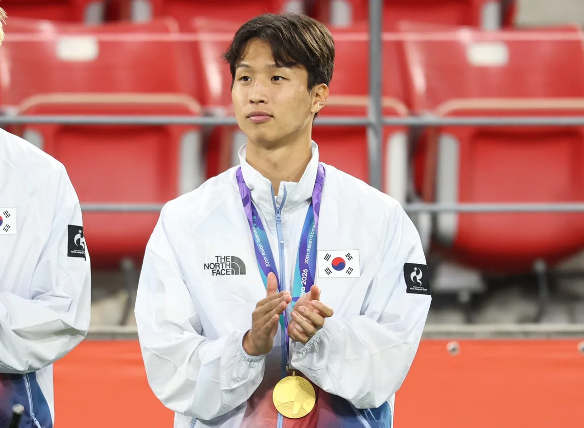 스완지 엄지성, 영국서 인종차별 피해…경기 중단에 경찰 수사