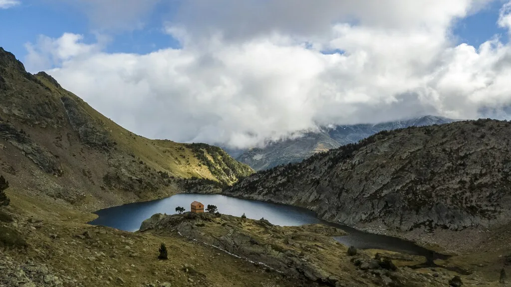 El año pasado matamos a todos los peces de dos ibones del Pirineo: 10 meses después ya estaban llenos de vida otra vez