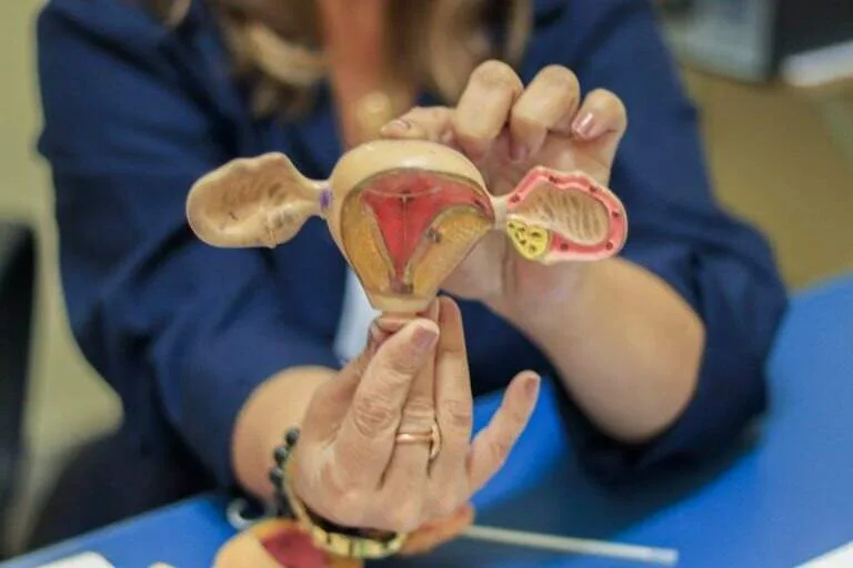 Planos de saúde terão de cobrir DIU hormonal para tratar endometriose