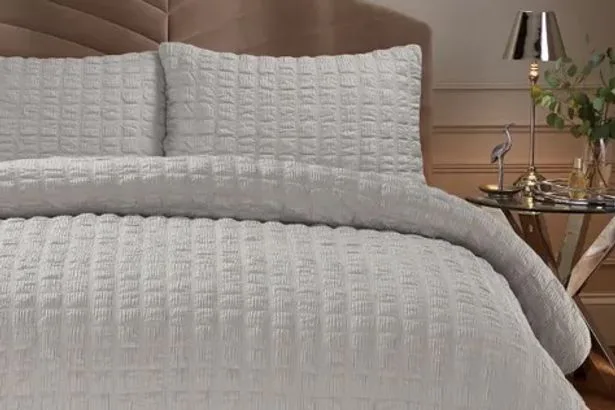 ‘Soft and luxurious’ seersucker bedding set that ‘requires no ironing’ is under £30