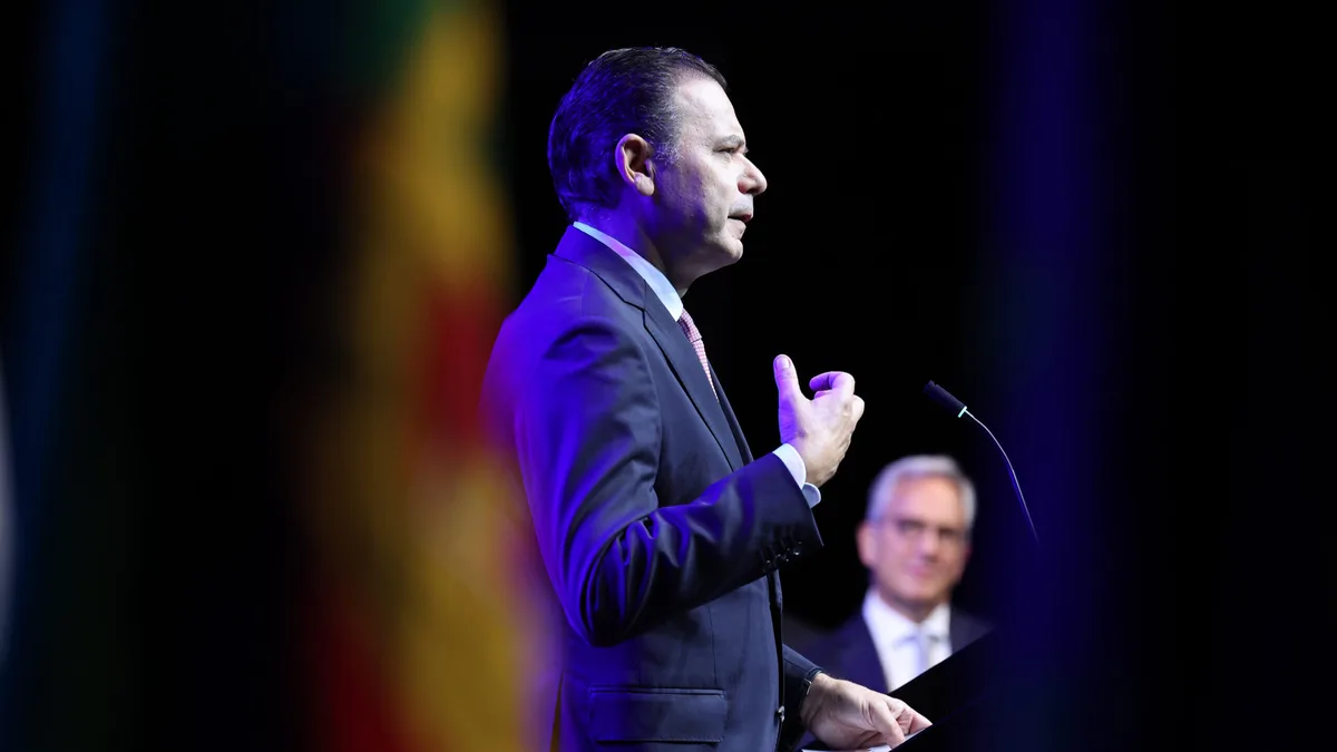 Montenegro apela ao fim da conjuntura que leva à insensatez da subida do preço do petróleo