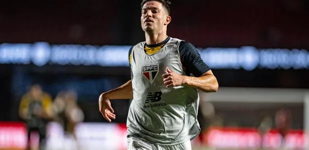 São Paulo cansou de esperar e quer acelerar rescisão com Cédric Soares