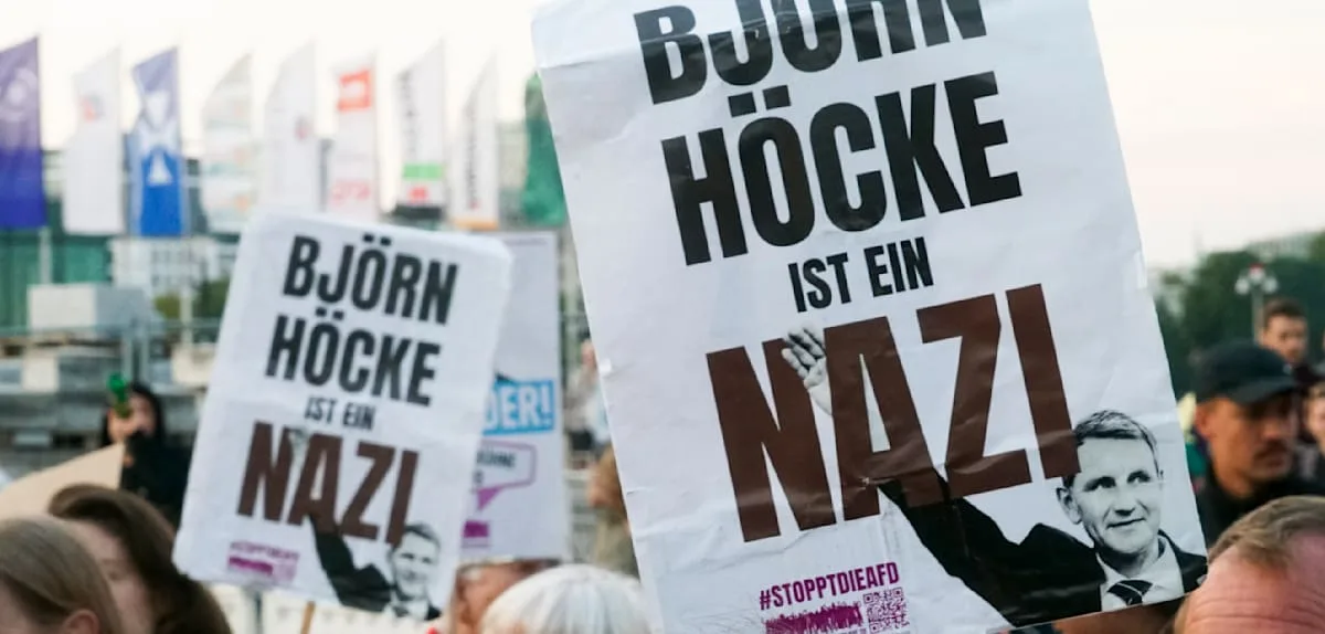 Polizei beschlagnahmt Anti-Höcke-Plakat der Linken
